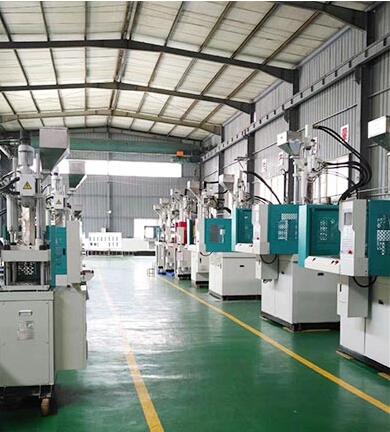 plastic injection machine.jpg